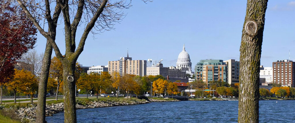 Image of Lake Mendota and the capital building of Madison Wisconsin